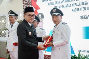 Bupati Toha Lantik Kades Antar Waktu dan Penjabat Kades Dalam Kabupaten Muba