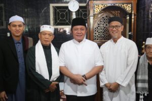 Herman Deru Safari Salat Jumat di Masjid Raudhatul Jannah Ario Kemuning