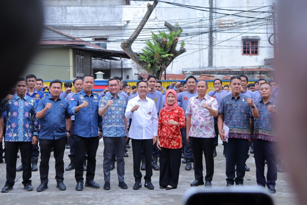 Bertugas 24 Jam, Ratu Dewa Apresiasi Pegawai Damkar Palembang