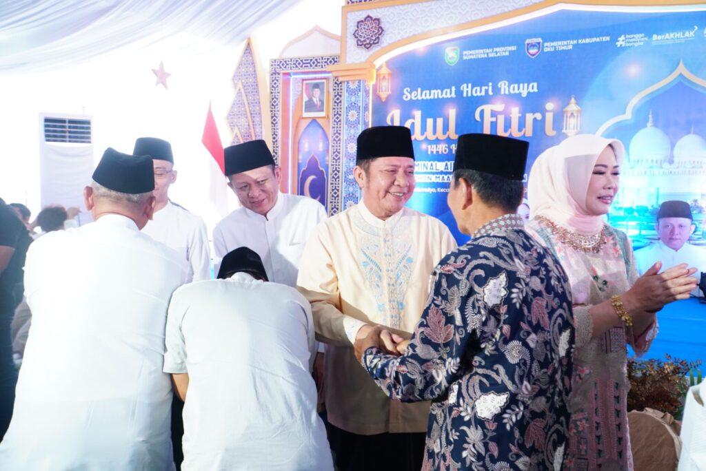 Ribuan Masyarakat OKU Timur Antusias Silaturahmi Halal Bihalal Bersama Herman Deru