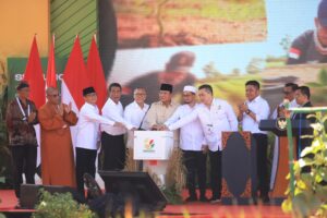 Presiden Prabowo Resmikan Program Gerina dan Penanaman Padi Serentak Secara Nasional
