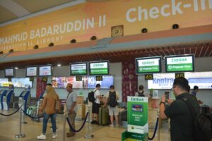 Herman Deru Tinjau Fasilitas di Bandara SMB II Palembang, Ajak Maskapai Segera Buka Rute Internasional