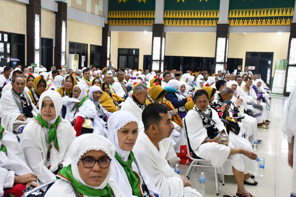 Kloter 16 Embarkasi Palembang Berangkat Ke Tanah Suci, 1 Jemaah Ditunda Karena Sakit