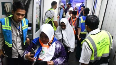 368 Jemaah Kloter 1 Debarkasi Palembang Tiba di Tanah Air
