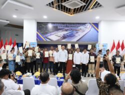 Serahkan 160 Sertipikat Tanah ke Pemda dan Masyarakat Sulteng, Wamen Ossy: Bentuk Komitmen Negara Hadirkan Kepastian Hukum