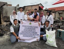 SMK PGRI 1 Palembang Berikan Bantuan Korban Kebakaran Karang Jaya
