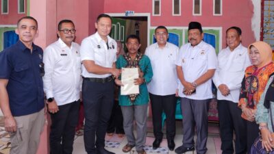 Bersama Menko AHY Serahkan 184 Sertipikat Tanah di Bengkulu, Wamen Ossy Dermawan Apresiasi Peran Pemda