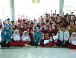TP PKK-Baznas Palembang Salurkan Bantuan Dana Buku untuk Siswa MI Darussalam