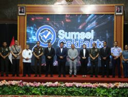 Lawan Hoaks, Herman Deru Lantik 72 Anggota Bakohumas dan Luncurkan Platform Cek Fakta