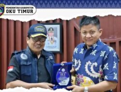 Bupati OKU Timur Terima Penghargaan Nasional Peduli Radio dan Media Publik 2025