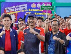 Sekjen ATR/BPN Ikuti Laga Eksibisi Pembukaan Kejuaraan Bulutangkis HUT ke-54 KORPRI
