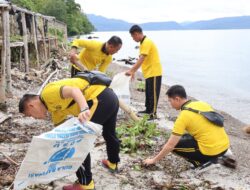 Tindaklanjut Arahan Presiden Prabowo, Polres OKU Selatan Bersih-Bersih Danau Ranau