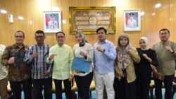 Perkuat Demokrasi, Ratu Dewa Dukung Pendidikan Politik Dini untuk Warga Palembang