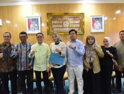 Perkuat Demokrasi, Ratu Dewa Dukung Pendidikan Politik Dini untuk Warga Palembang