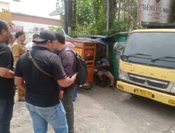 Dua Truk Tutupi Ruko, Upaya Warga Batasi Aktivitas Miras di Bukit Sangkal