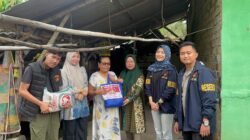 Sambut HUT Bhayangkara ke-80, Unit Pidkor Polres OKU Timur Tebar Kepedulian Lewat Bansos